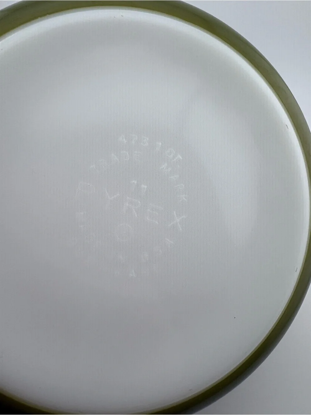 Pyrex Avocado Green Verde Casserole Dish 443 with lid